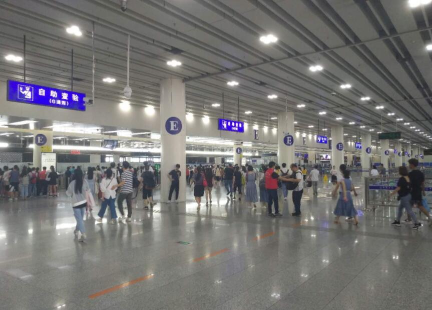 豪华车深圳口岸接送服务