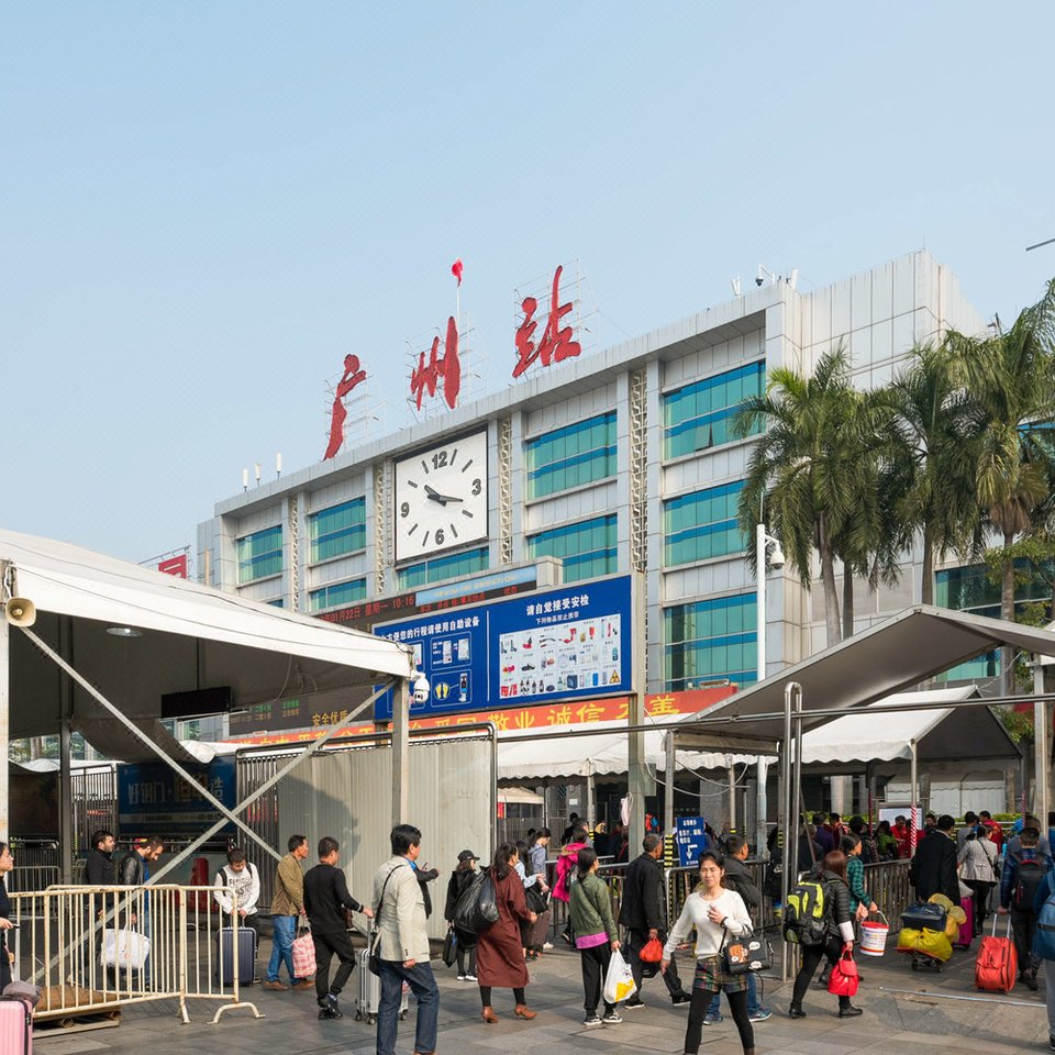 豪华车东莞高铁站包车服务